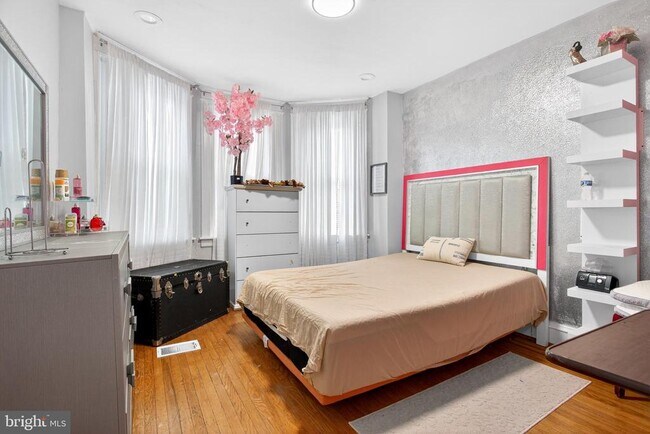 Building Photo - 1120 Haworth St