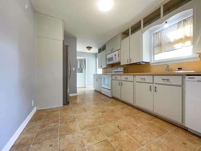 Building Photo - 523 W Merriweather St