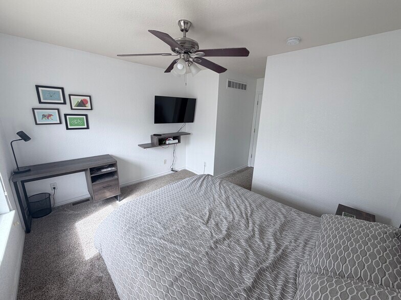 Building Photo - 3000 E 112th Ave