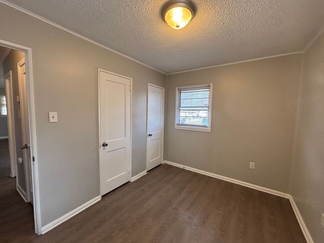 Building Photo - 837 Carrolton Rd