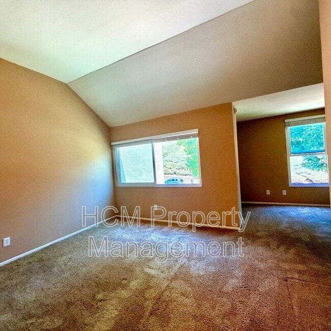 Building Photo - 25761 Le Parc