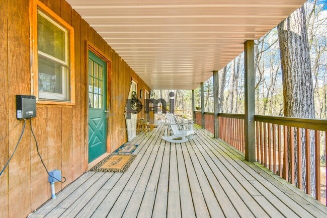 Building Photo - 230 Silver Maple Ln