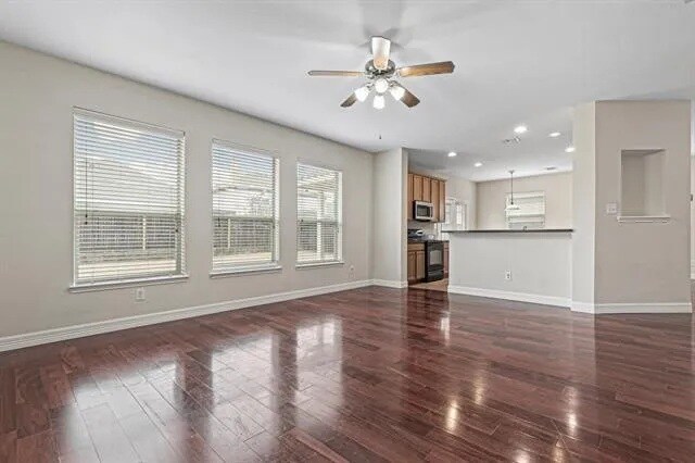 den - 211 Mulberry Dr