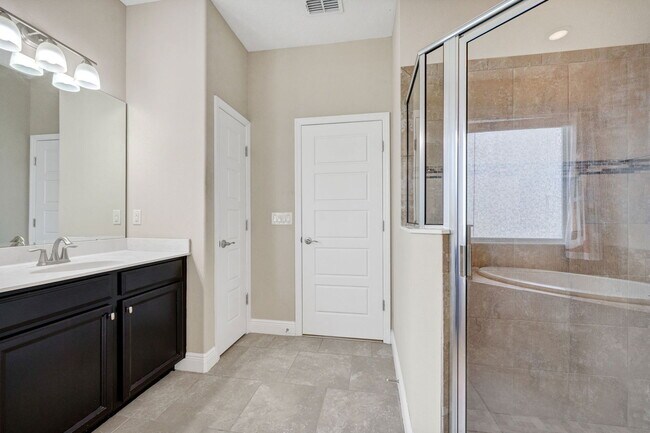 Building Photo - 4512 Linwood Trace Ln