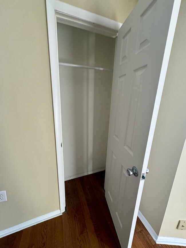 Building Photo - 150 S Sumner Ave