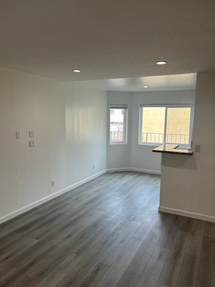 Building Photo - 5529 Fulcher Ave