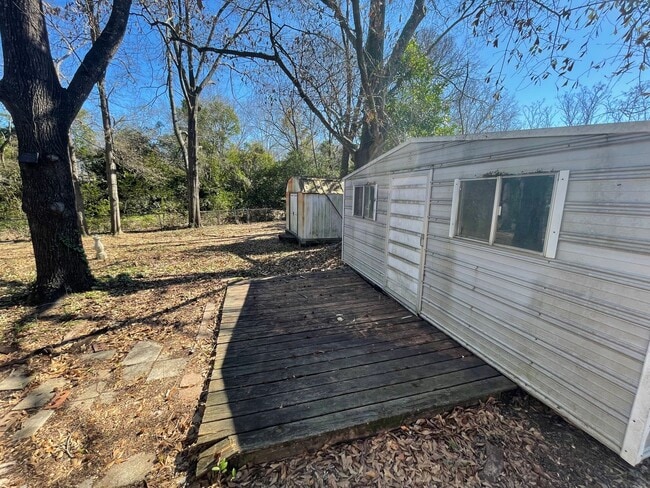 Building Photo - ** 4 bedrooms, 2 bath Located off Atlanta Hwy ** Call 334-366-9198 to schedule a self tour