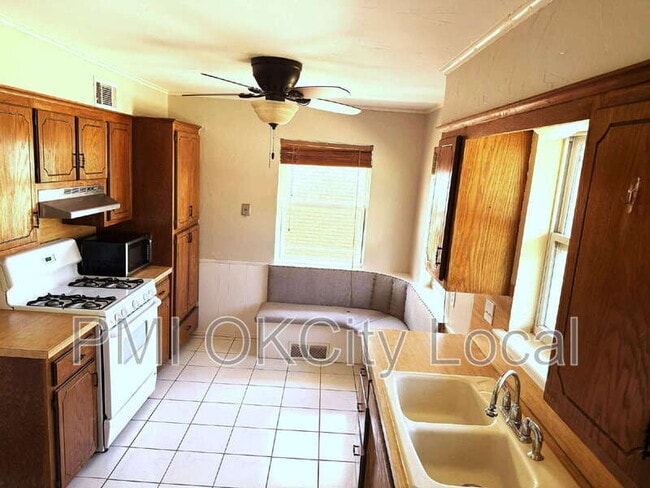 Building Photo - 3025 NW 67th St