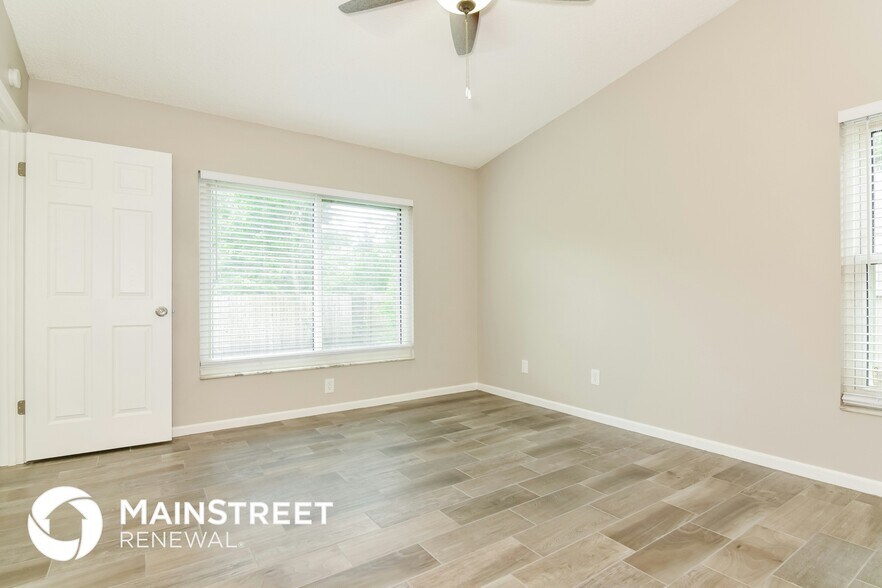 Building Photo - 17606 Shadyside Cir