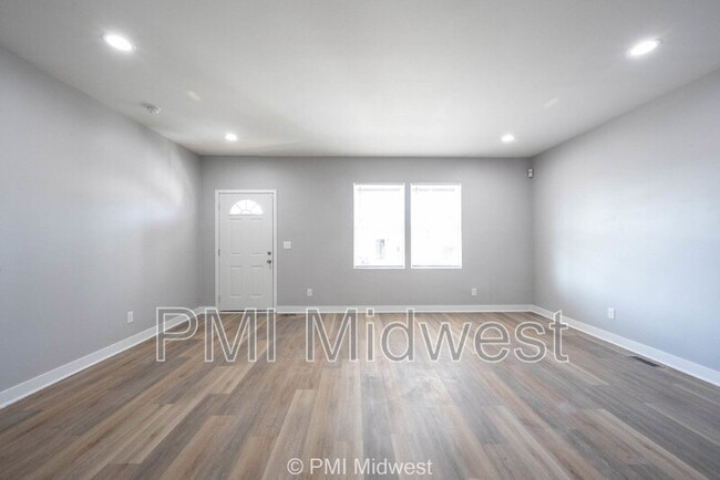 Building Photo - 1817 Montcalm St