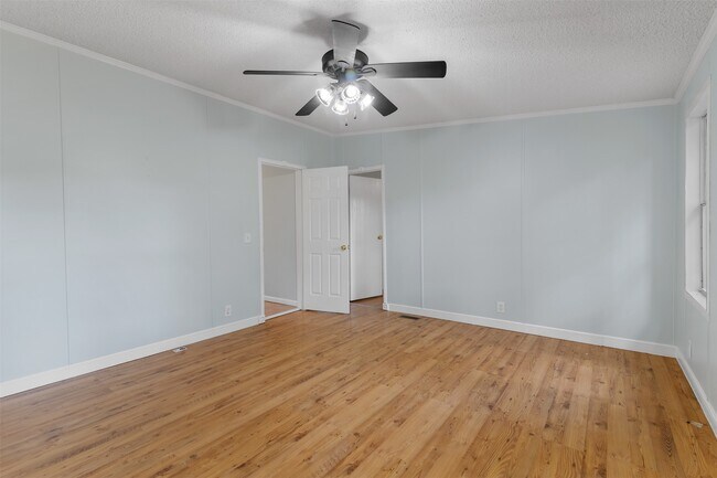 Building Photo - 3756 Hickory Ln