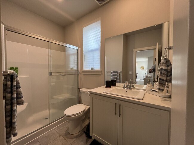 Building Photo - Spacious 5BR Home Near Mountainside High School with Loft, Balcony & Large Kitchen