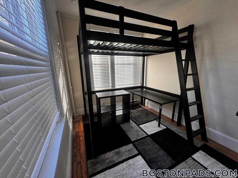 Building Photo - 30 Wadsworth St