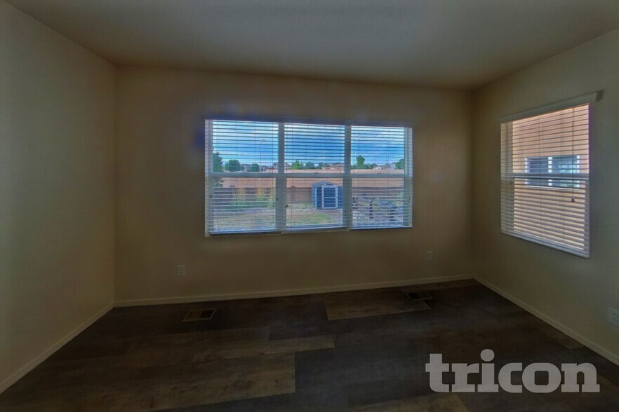 Building Photo - 5425 Barnstormers Ave