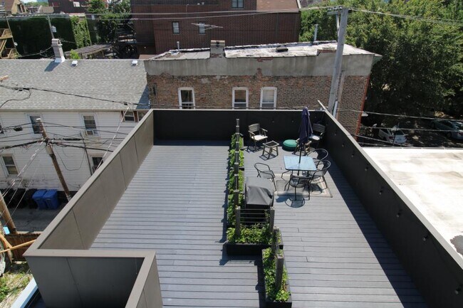 Building Photo - 2 bedroom in Chicago IL 60622