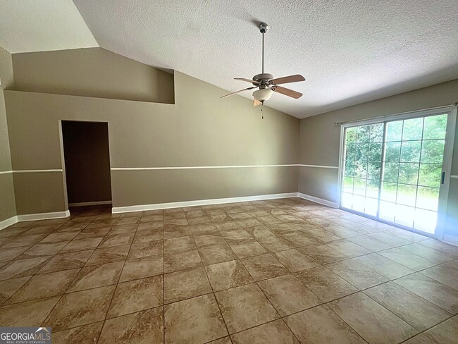 Building Photo - 106 Zinnia Ct
