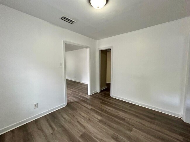 Building Photo - 2861 Ralston Rd