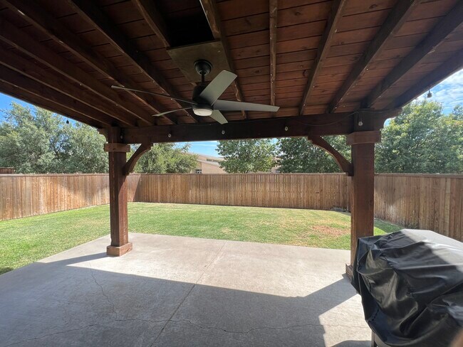 Building Photo - 10141 Sanden Dr