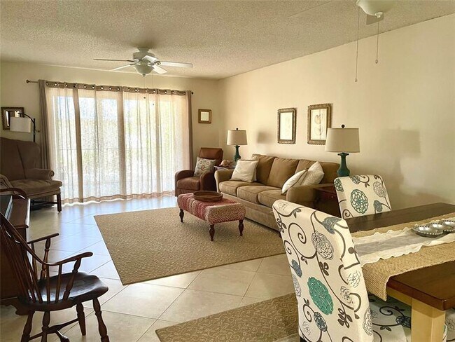 Building Photo - 4629 Poinciana St