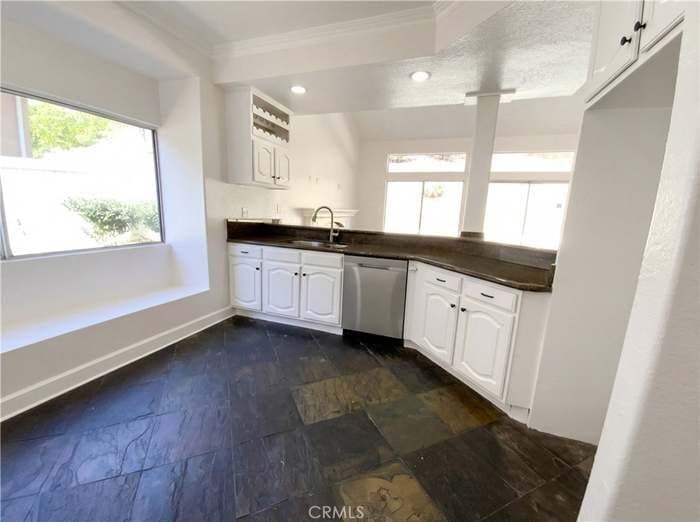 Building Photo - 3303 Deaver Dr