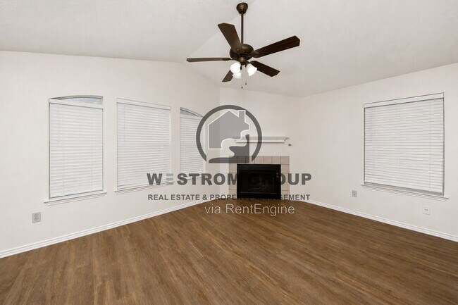 Building Photo - 316 Crowe Dr