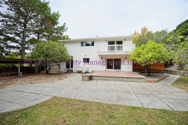 Building Photo - "Charming 4-Bed, 3-Bath Sanctuary in San R...