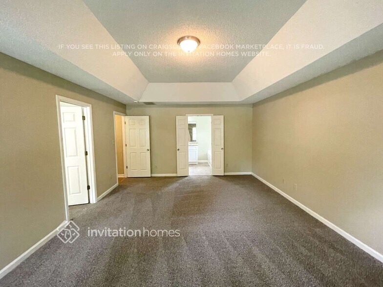 Building Photo - 2862 Wynford Dr S W