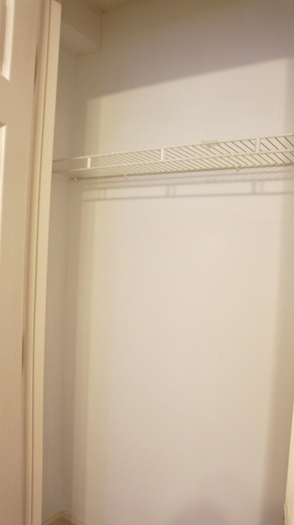 Building Photo - 3304 Chariot Ct