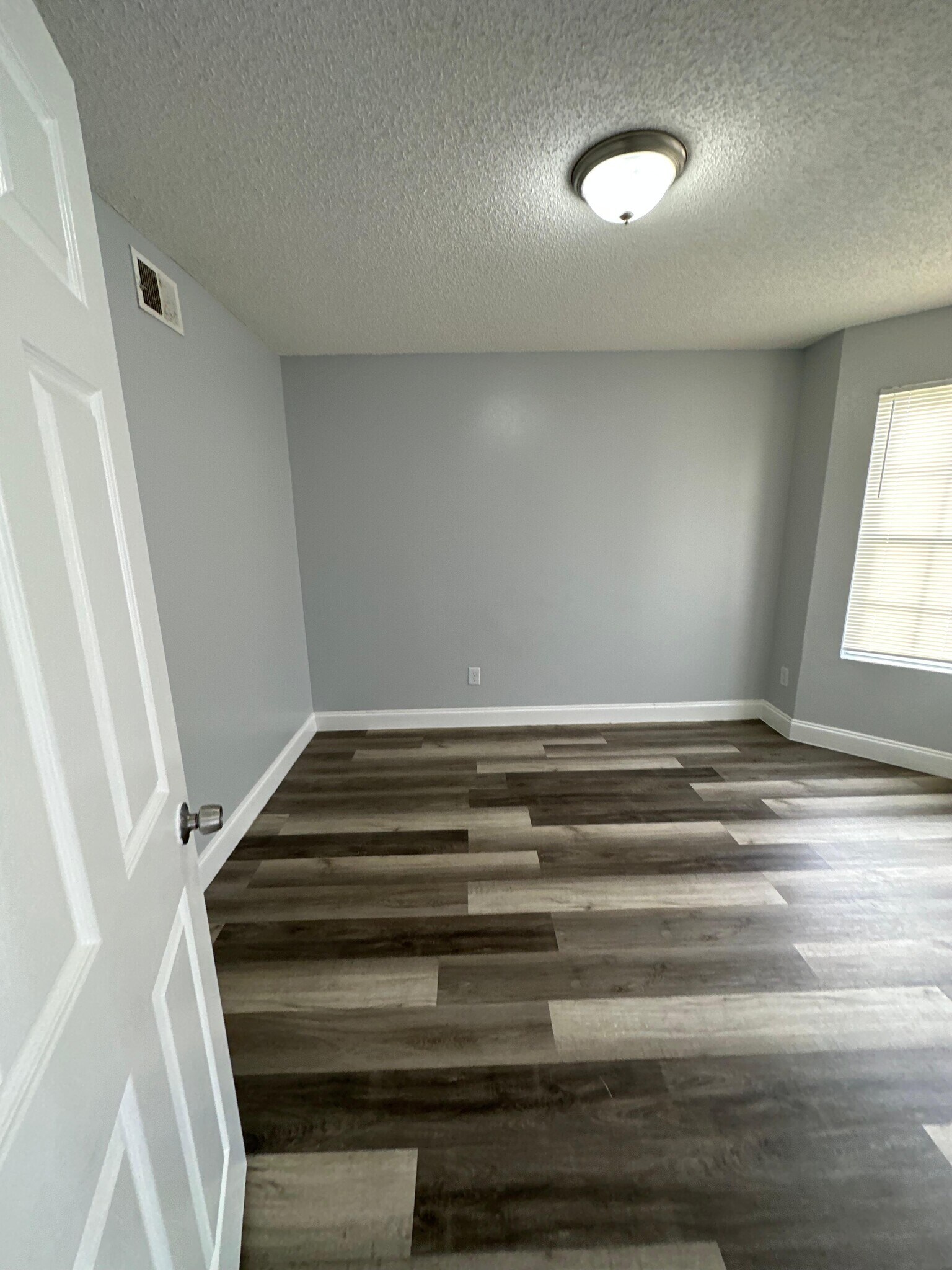 Building Photo - 10973 Traci Lynn Dr