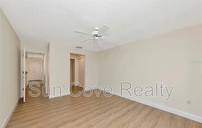 Building Photo - 4518 Ascot Cir S