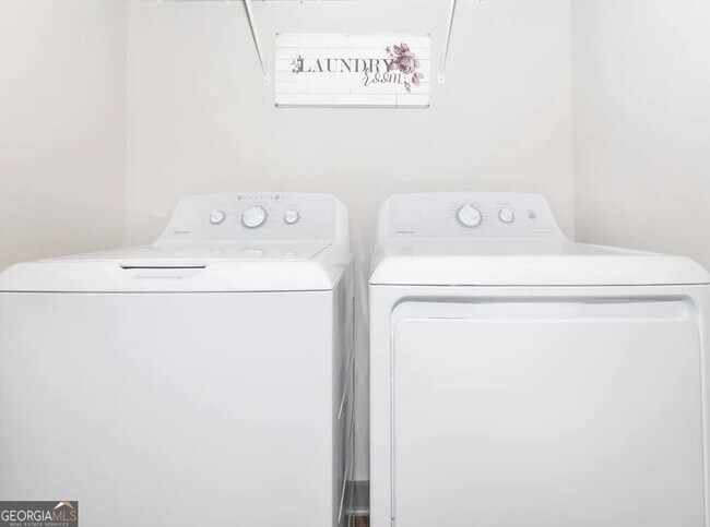 Building Photo - 2080 One White Oak Ln