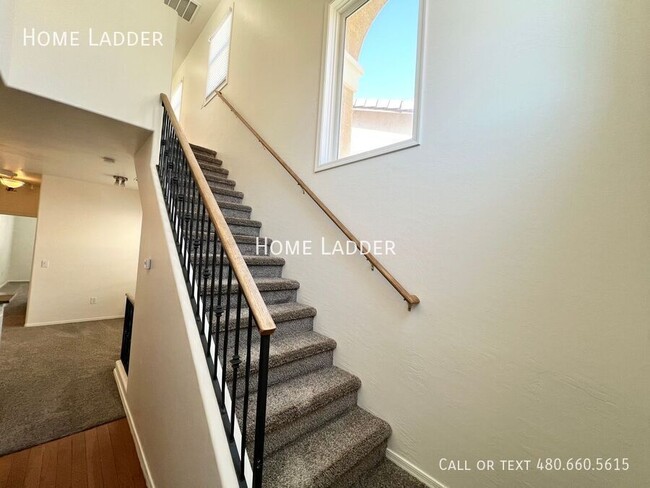 Building Photo - 1318 S Owl Dr