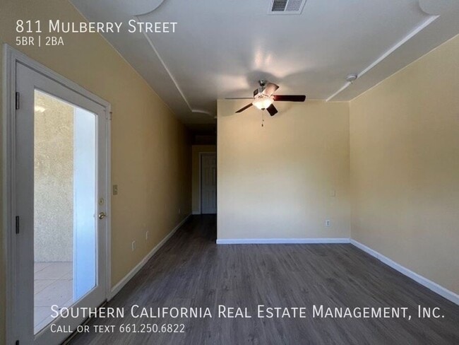 Building Photo - 811 Mulberry St