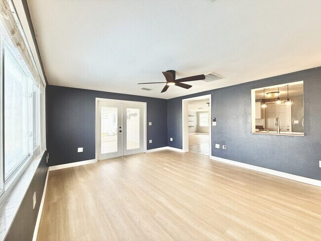 Building Photo - 3411 Cincinnati Dr