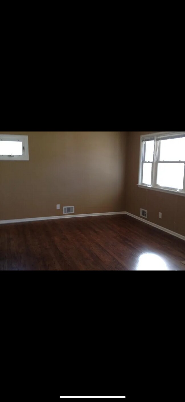 Building Photo - 4005 N Jackson Ave