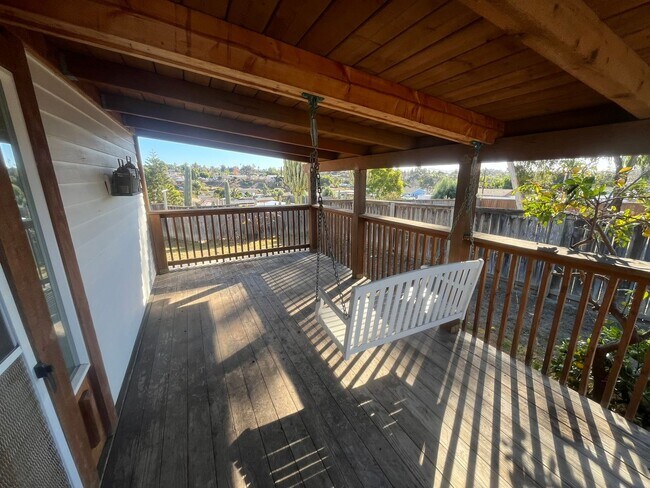 Building Photo - 705 Grapevine Rd