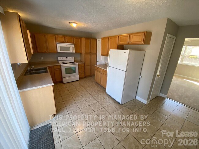 Building Photo - 1111 Arbor Dr