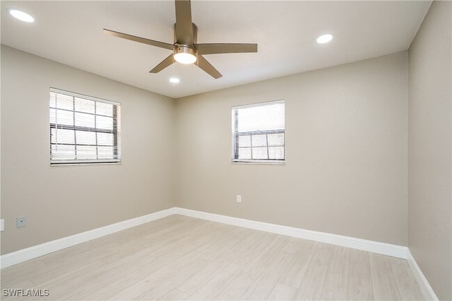 Building Photo - 1810 SW 21st Ln