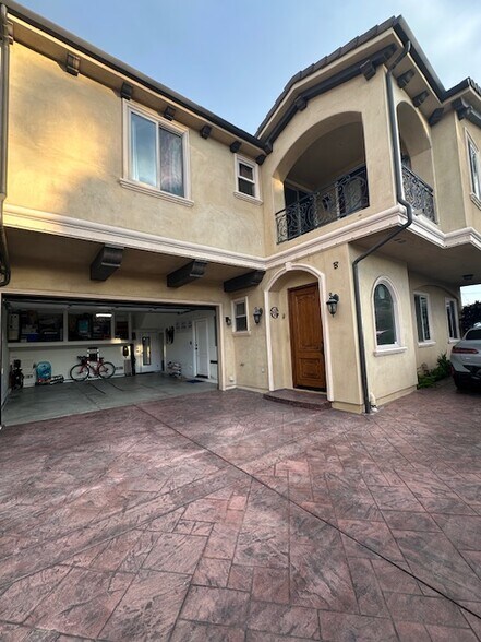 Building Photo - 2012 Graham Ave