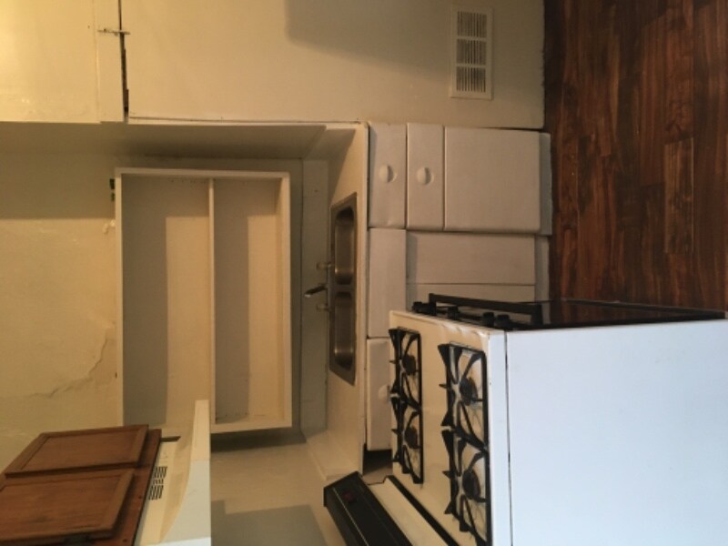 Building Photo - 612 N Dallas St