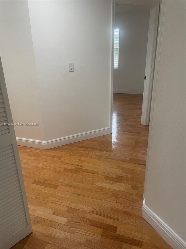 Building Photo - 16852 SW 148th Ave