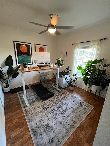 Second bedroom - 1204 San Bernard St