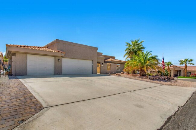 Building Photo - 1800 Burgundy Dr