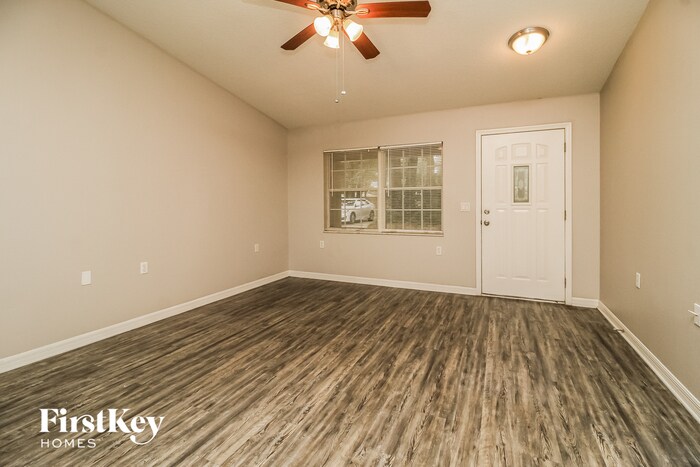 Building Photo - 31111 Oakmont Ave