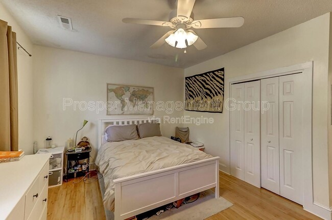 Building Photo - 35 Ashton St