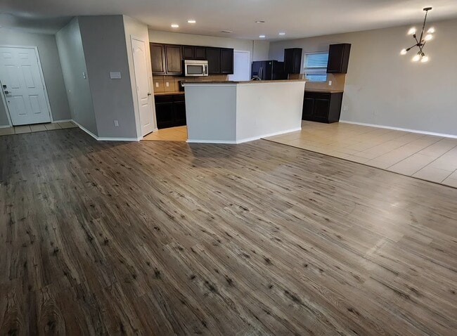 Building Photo - 5420 Shady Springs Trail