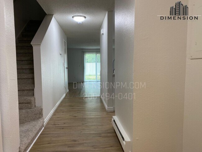 Interior Photo - Dimension Auburn On M St