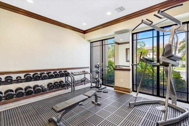 Building Photo - 3023 Alcazar Pl