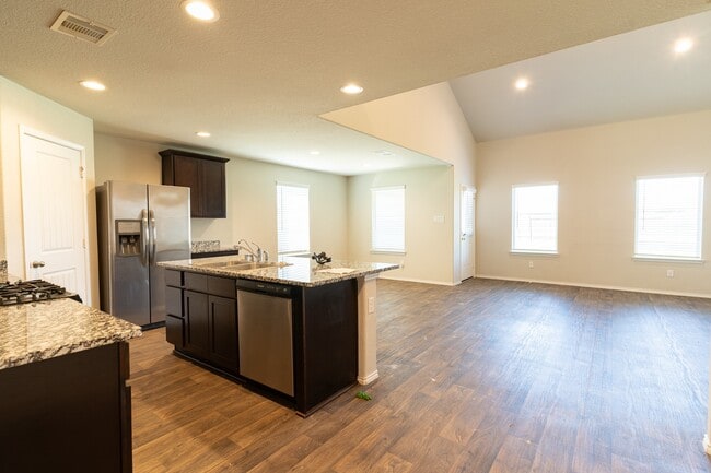 Building Photo - 1834 Brady Shores Dr