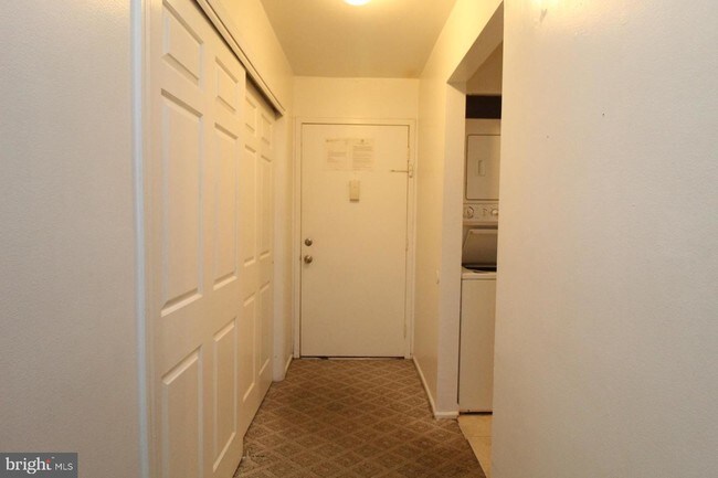 Building Photo - 417 Sharon Garden Ct